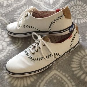 Women’s white baseball Keds sz 7 - like new!